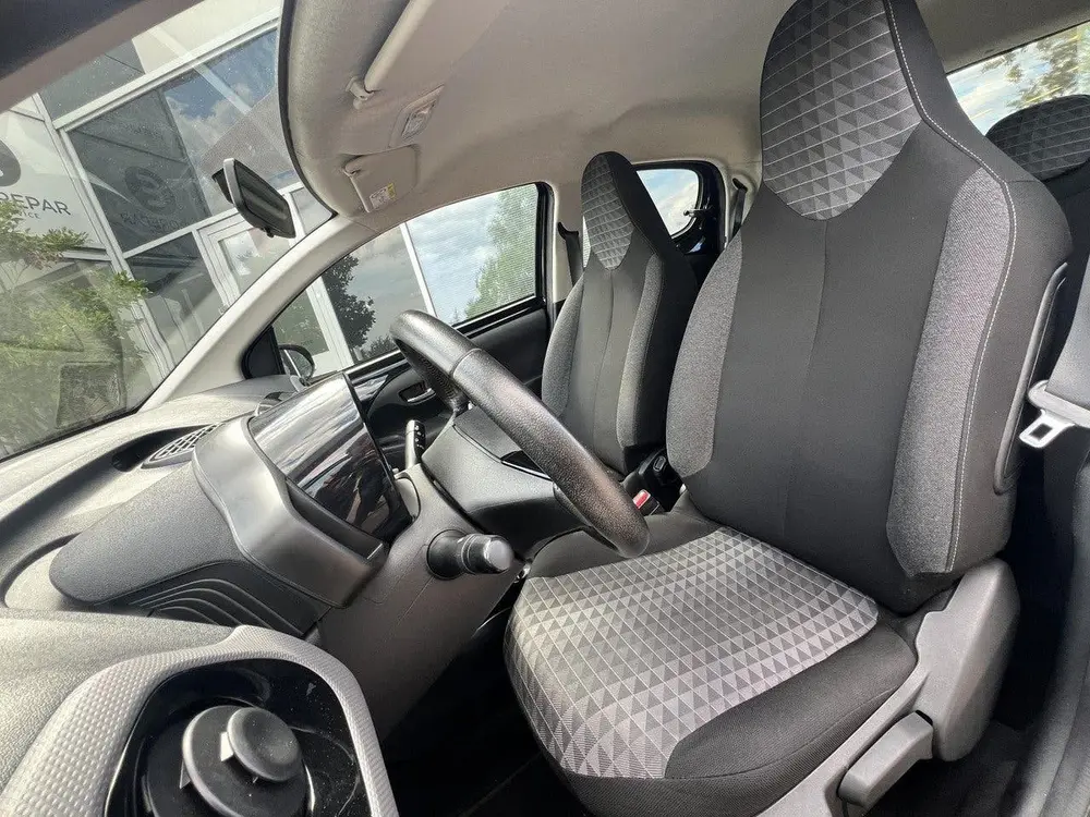 Peugeot 108 1.0 e-VTi 72 pk Allure 5 deurs Navigatie v uit 2021, foto 12