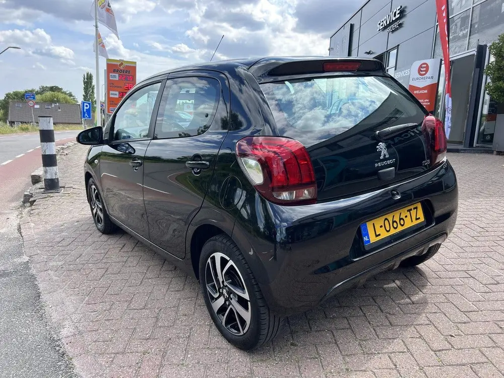 Peugeot 108 1.0 e-VTi 72 pk Allure 5 deurs Navigatie v uit 2021, foto 3