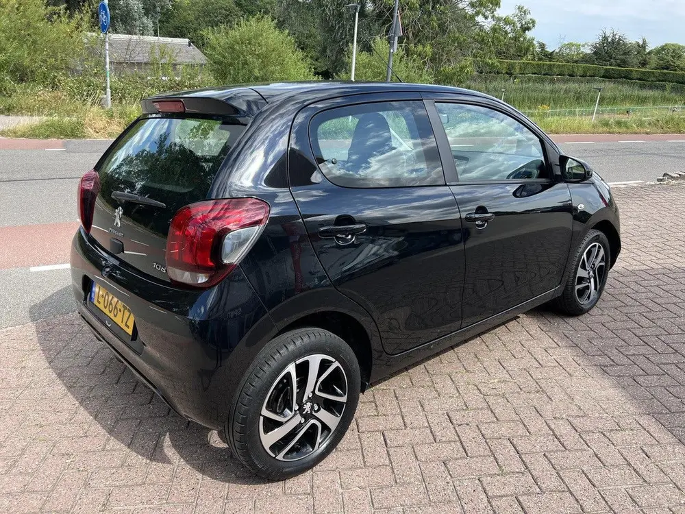 Peugeot 108 1.0 e-VTi 72 pk Allure 5 deurs Navigatie v uit 2021, foto 4