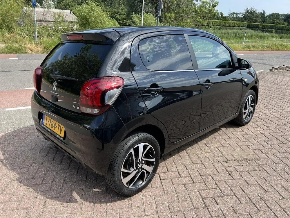 Peugeot 108 1.0 e-VTi 72pk Allure 5 deurs Navigatie vi uit 2021, foto 4