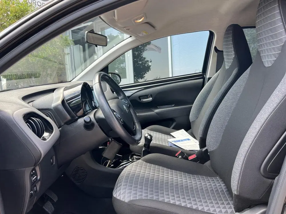 Peugeot 108 1.0 e-VTi 72pk Allure 5 deurs Navigatie vi uit 2021, foto 6