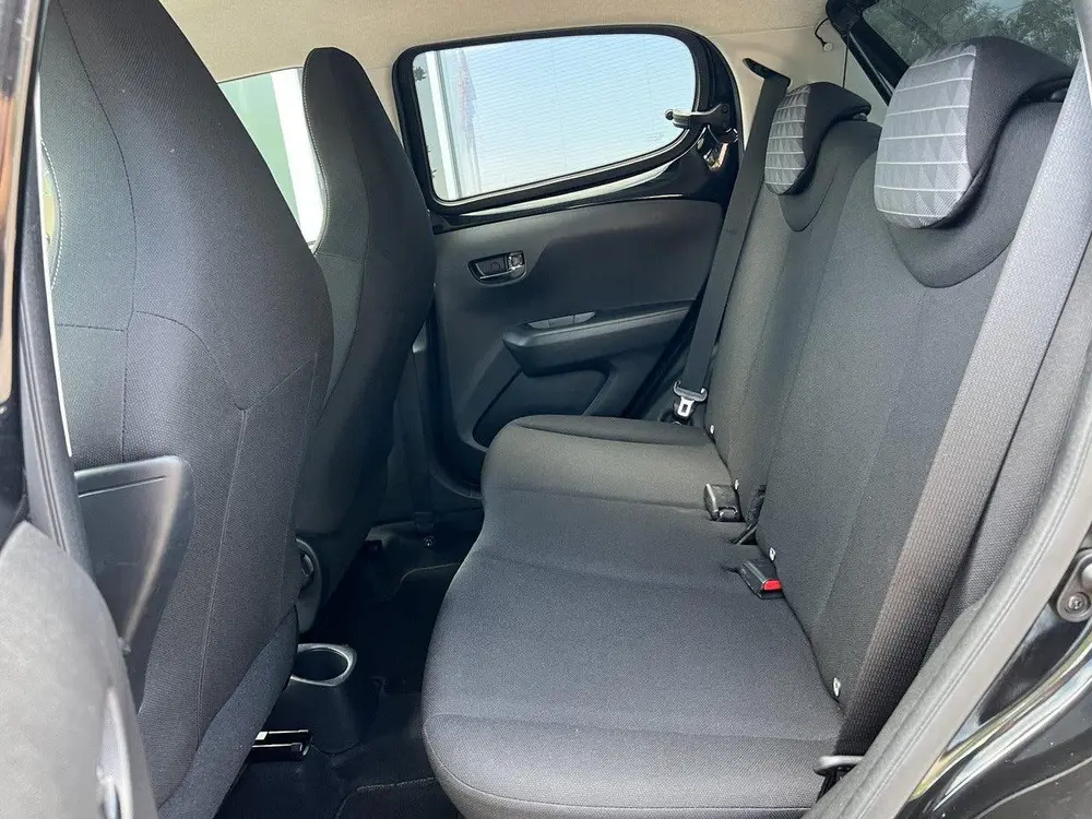 Peugeot 108 1.0 e-VTi 72pk Allure 5 deurs Navigatie vi uit 2021, foto 7