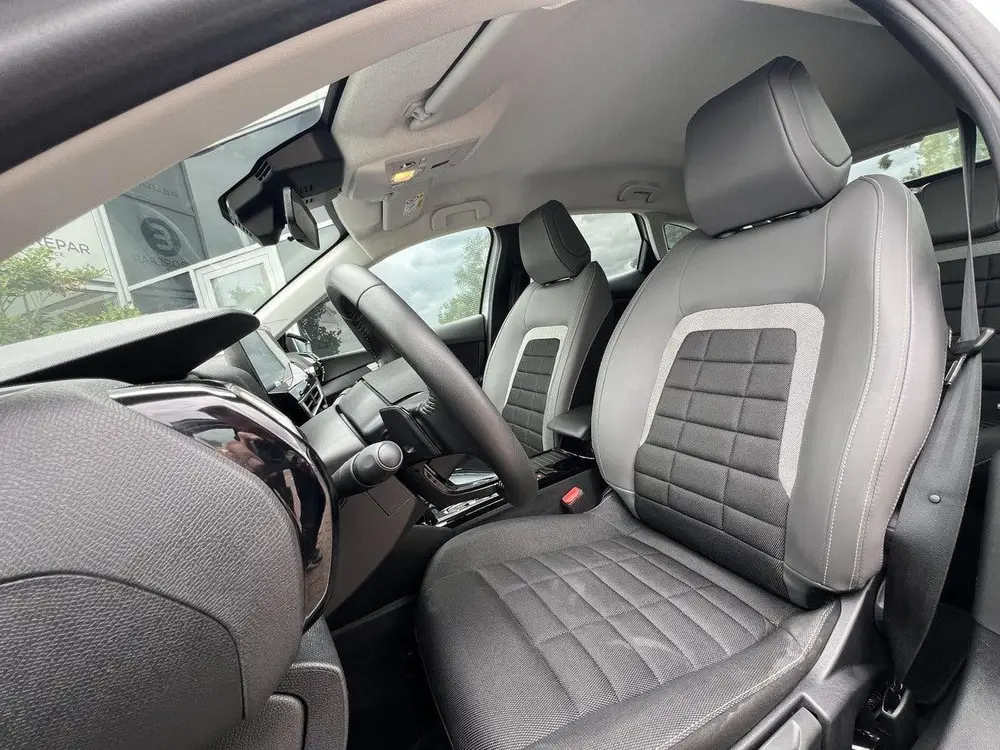 Citroën C4 1.2 Hybrid 145pk Plus Automaat Navigatie v uit 2025, foto 11