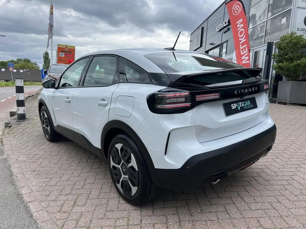 Citroën C4 1.2 Hybrid 145pk Plus Automaat Navigatie v uit 2025, foto 3