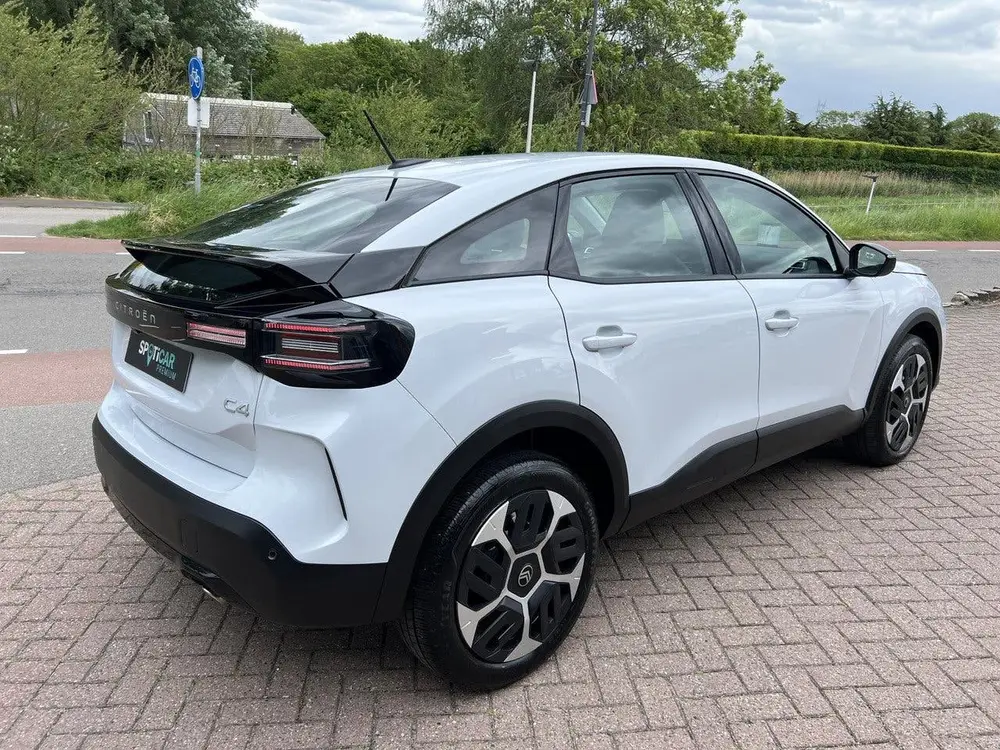Citroën C4 1.2 Hybrid 145pk Plus Automaat Navigatie v uit 2025, foto 4
