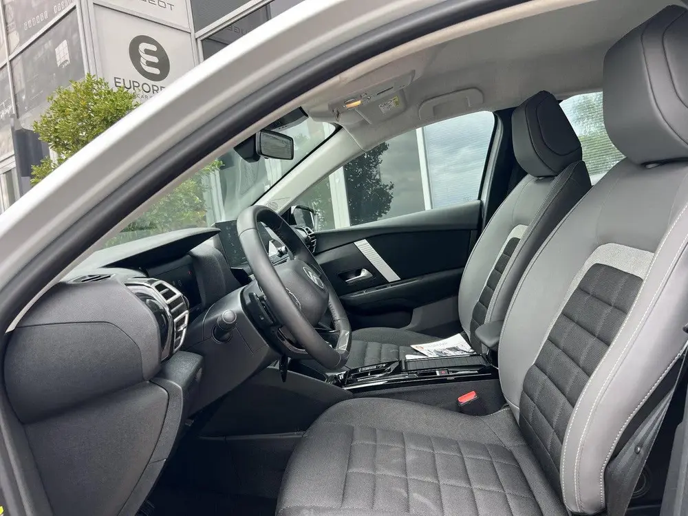 Citroën C4 1.2 Hybrid 145pk Plus Automaat Navigatie v uit 2025, foto 5