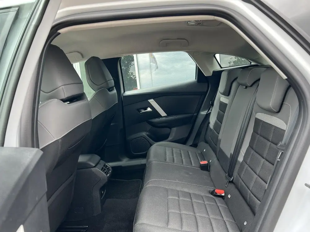 Citroën C4 1.2 Hybrid 145pk Plus Automaat Navigatie v uit 2025, foto 6