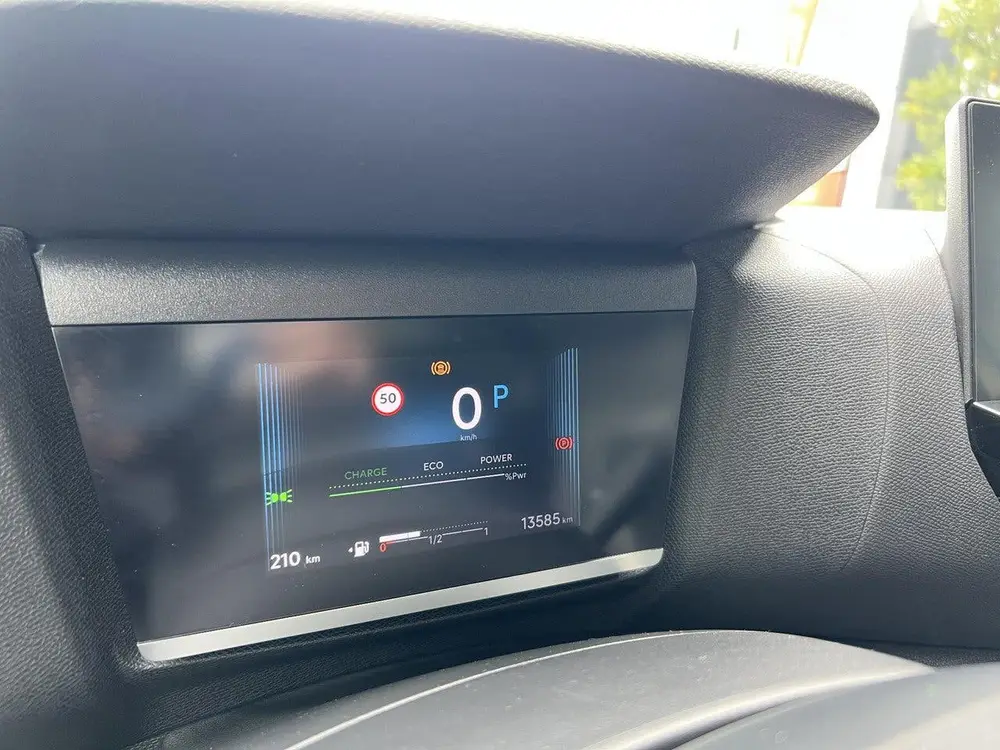 Citroën C4 1.2 Hybrid 145pk Plus Automaat Navigatie v uit 2025, foto 9