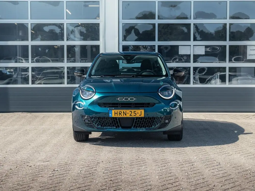 Fiat 600 1.2 Hybrid Urban uit 2025, foto 2