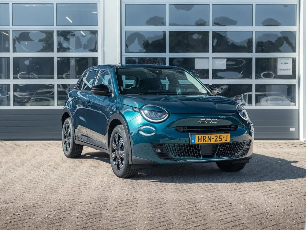Fiat 600 1.2 Hybrid Urban uit 2025, foto 3