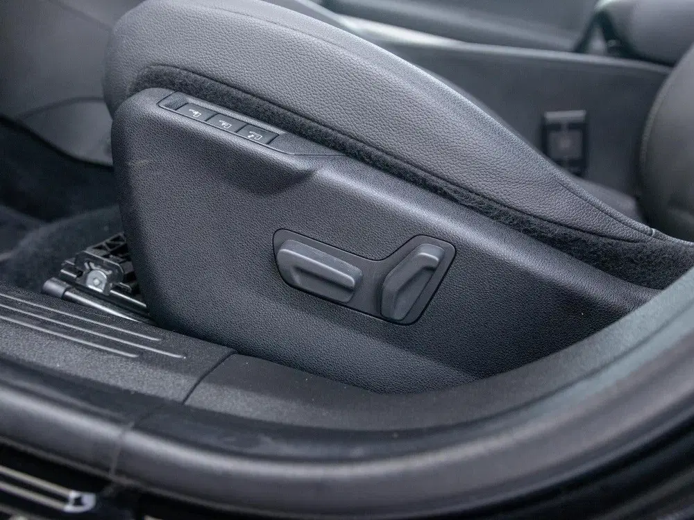 Jeep Avenger 1.2 e-Hybrid Summit uit 2024, foto 12