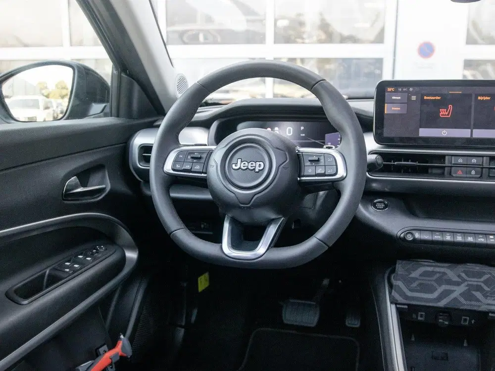 Jeep Avenger 1.2 e-Hybrid Summit uit 2024, foto 16