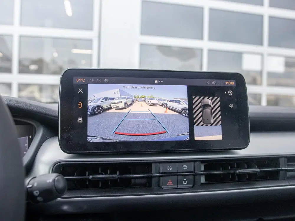 Jeep Avenger 1.2 e-Hybrid Summit uit 2024, foto 17