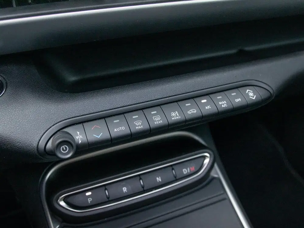 Jeep Avenger 1.2 e-Hybrid Summit uit 2024, foto 20