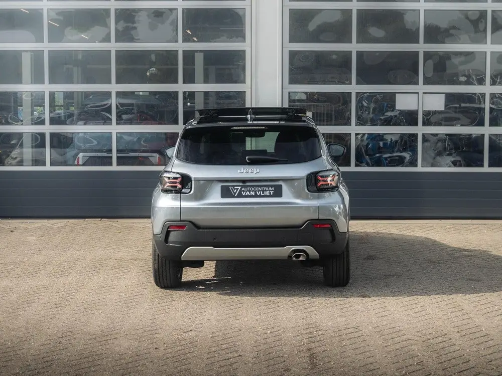 Jeep Avenger 1.2 e-Hybrid Summit uit 2025, foto 6