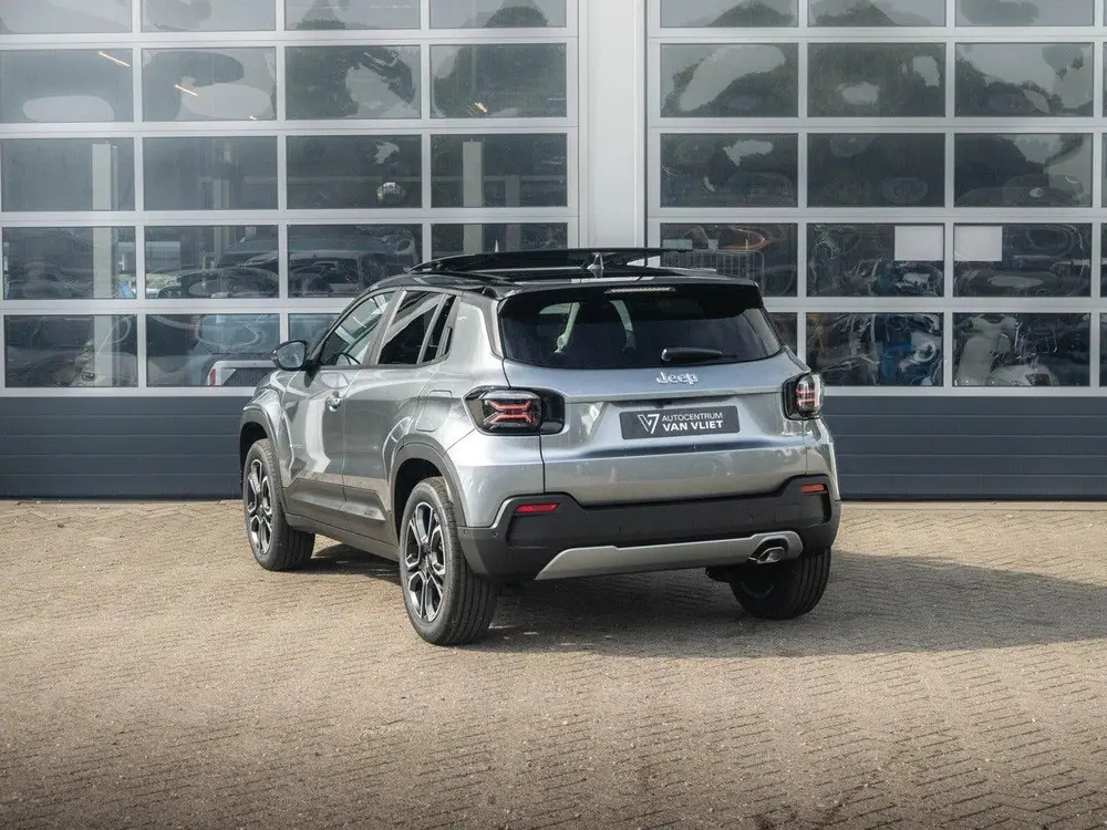 Jeep Avenger 1.2 e-Hybrid Summit uit 2025, foto 7