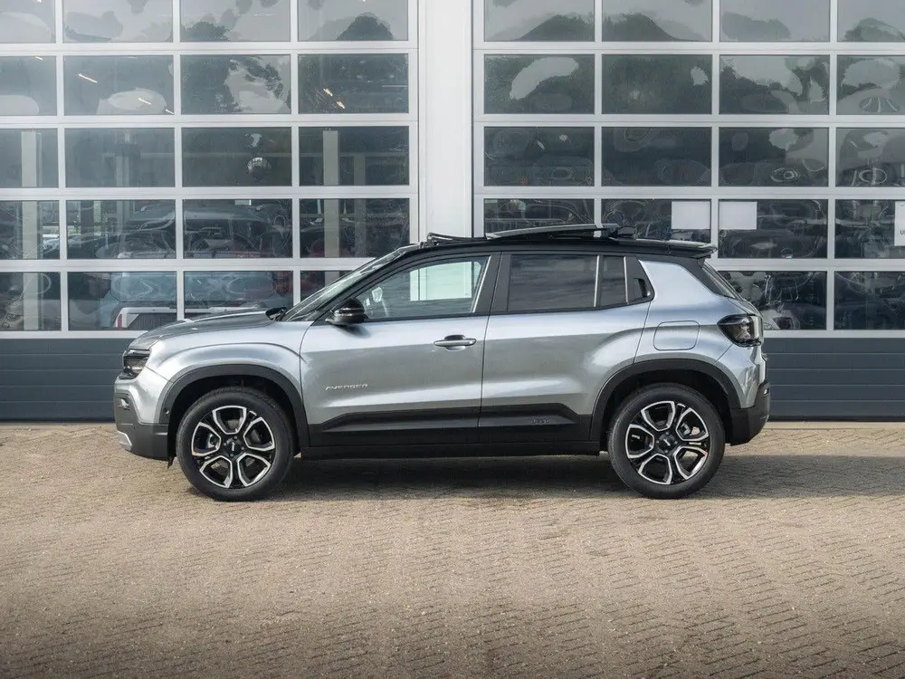 Jeep Avenger 1.2 e-Hybrid Summit uit 2025, foto 8