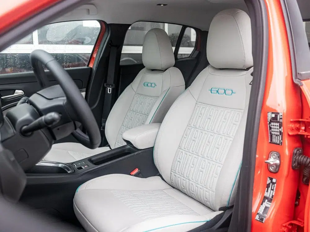 Fiat 600e La Prima 54 kWh uit 2025, foto 10