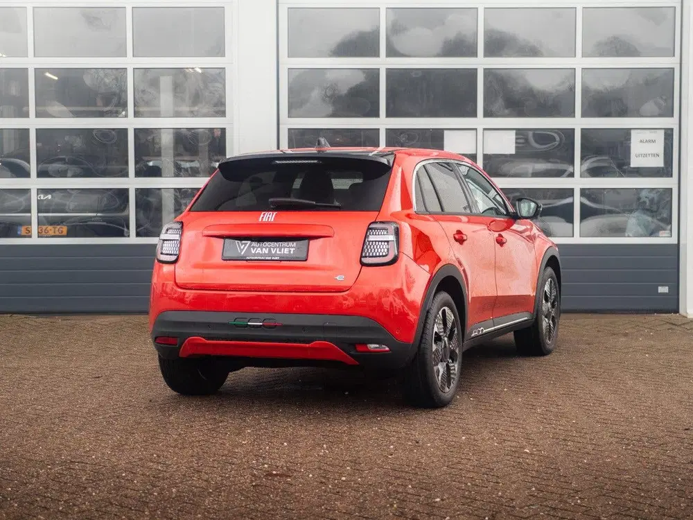 Fiat 600e La Prima 54 kWh uit 2025, foto 5