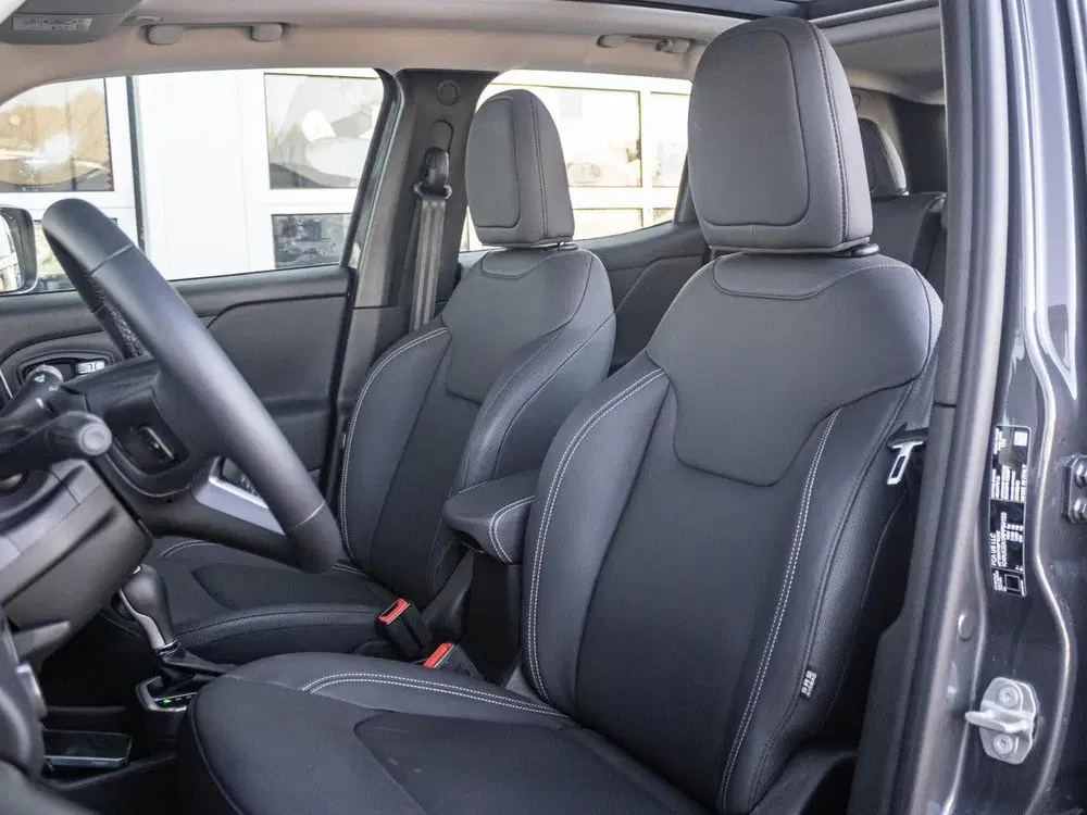 Jeep Renegade 1.5T e-Hybrid Summit uit 2024, foto 10