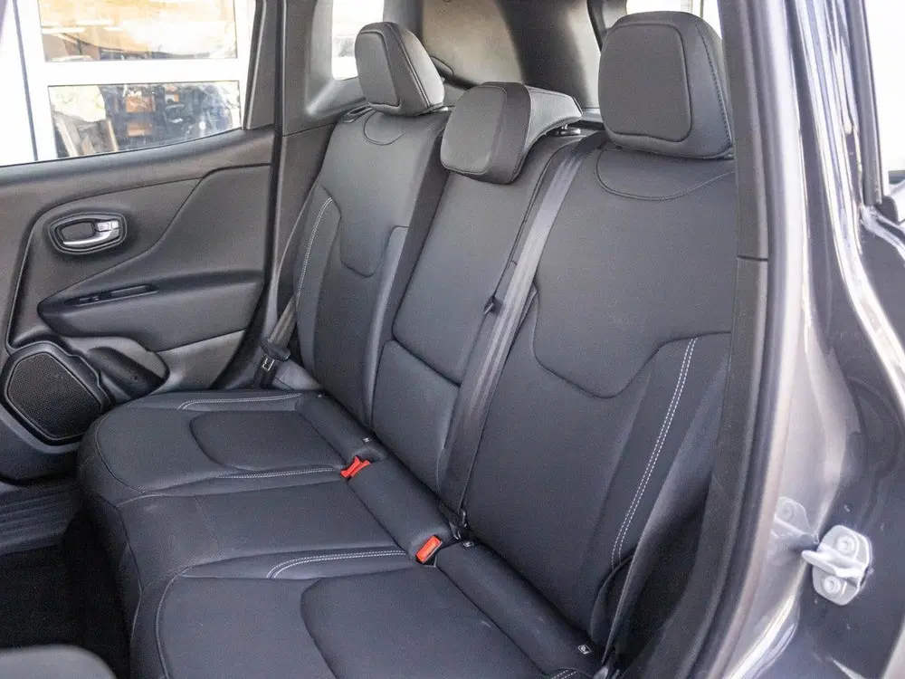 Jeep Renegade 1.5T e-Hybrid Summit uit 2024, foto 11