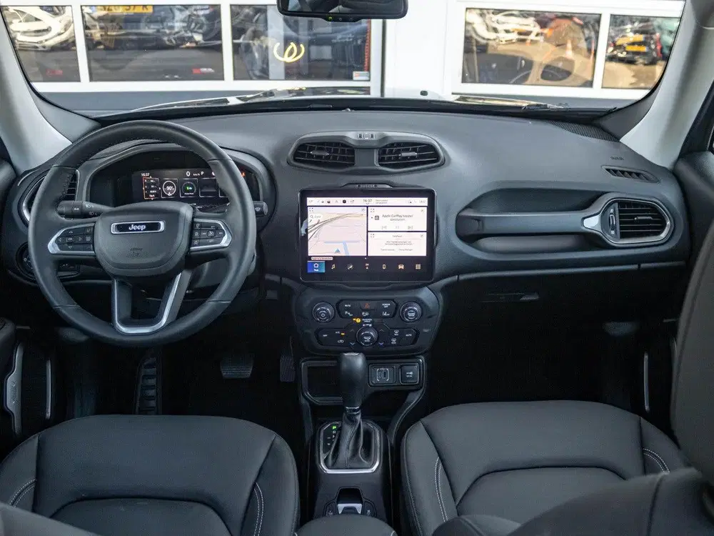 Jeep Renegade 1.5T e-Hybrid Summit uit 2024, foto 9
