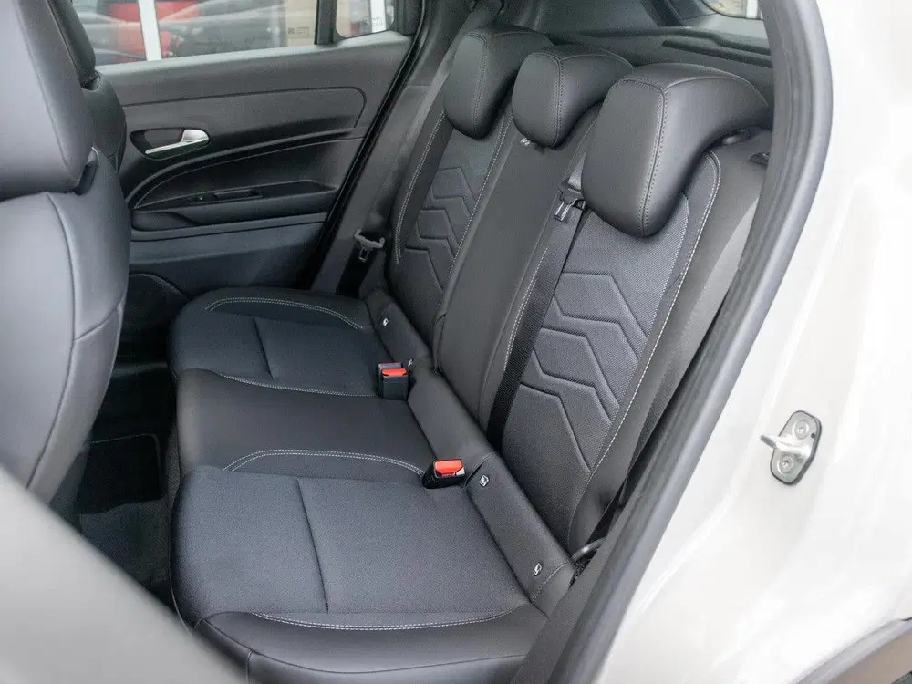Jeep Avenger Black Edition 54 kWh uit 2026, foto 12
