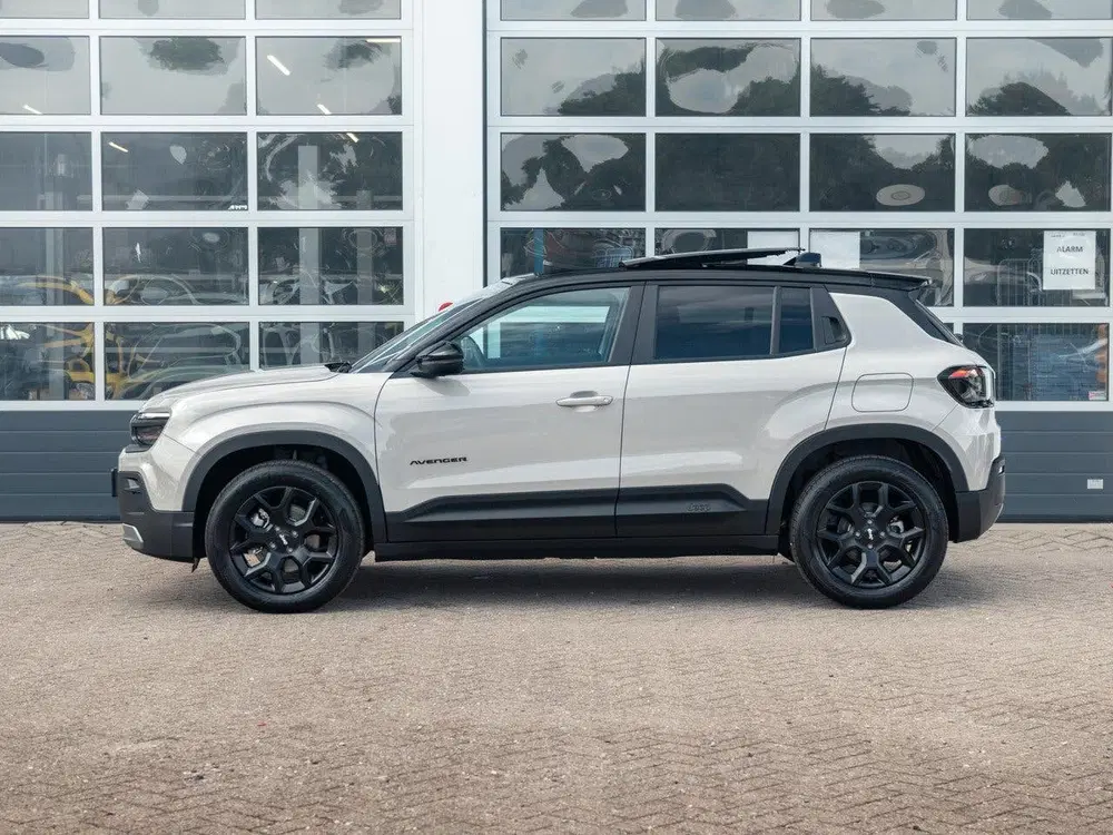 Jeep Avenger Black Edition 54 kWh uit 2026, foto 9