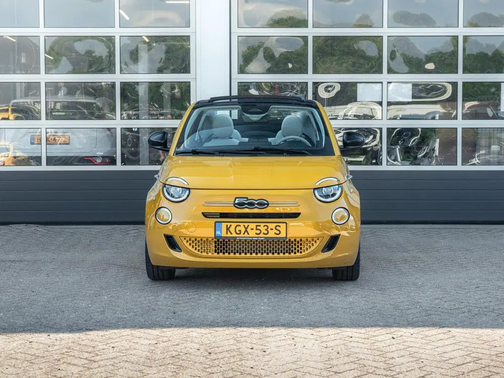 Fiat 500C Hybrid La Prima Cabrio uit 2026, foto 2