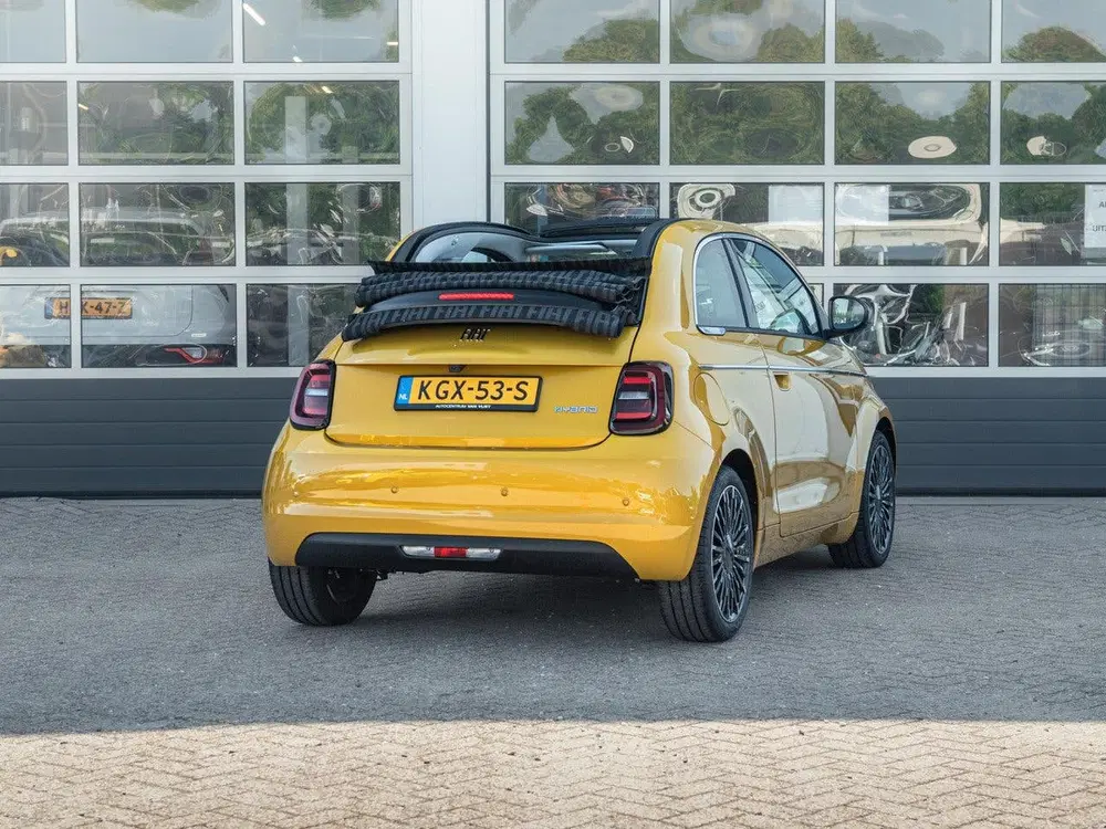 Fiat 500C Hybrid La Prima Cabrio uit 2026, foto 5