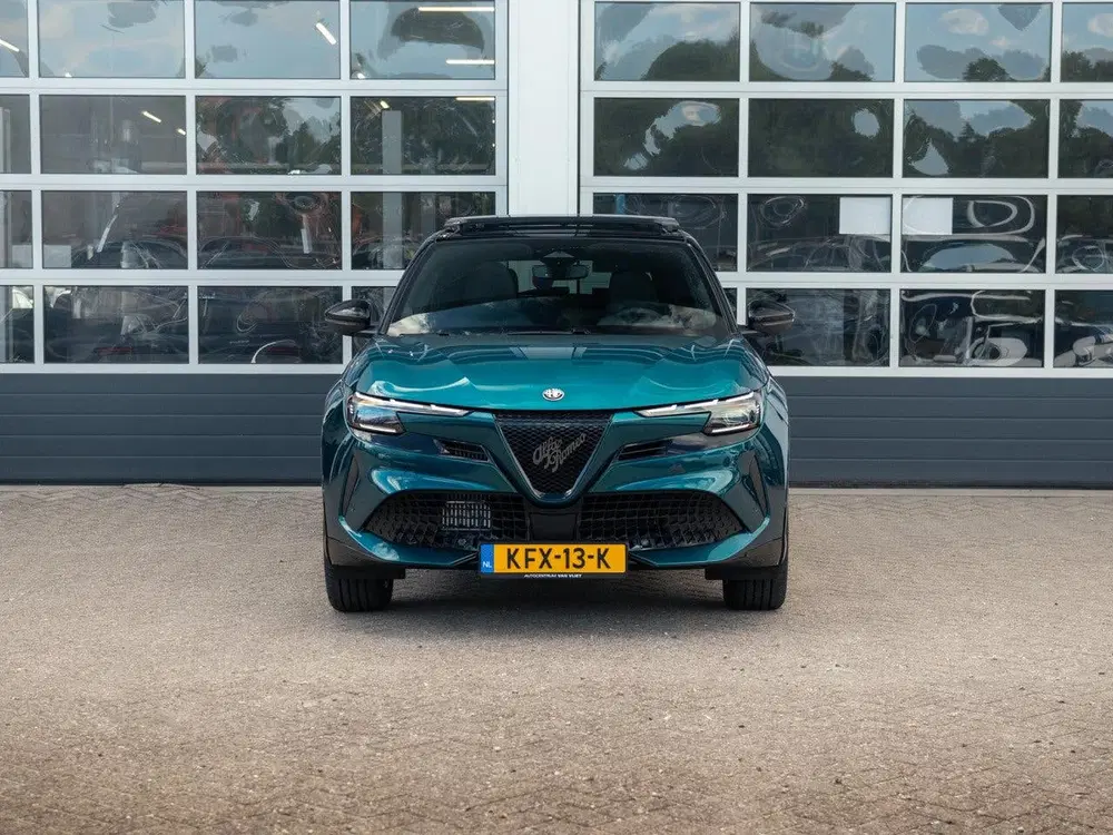 Alfa Romeo Junior 1.2 Turbo Hybrid Ibrida Ti uit 2026, foto 2