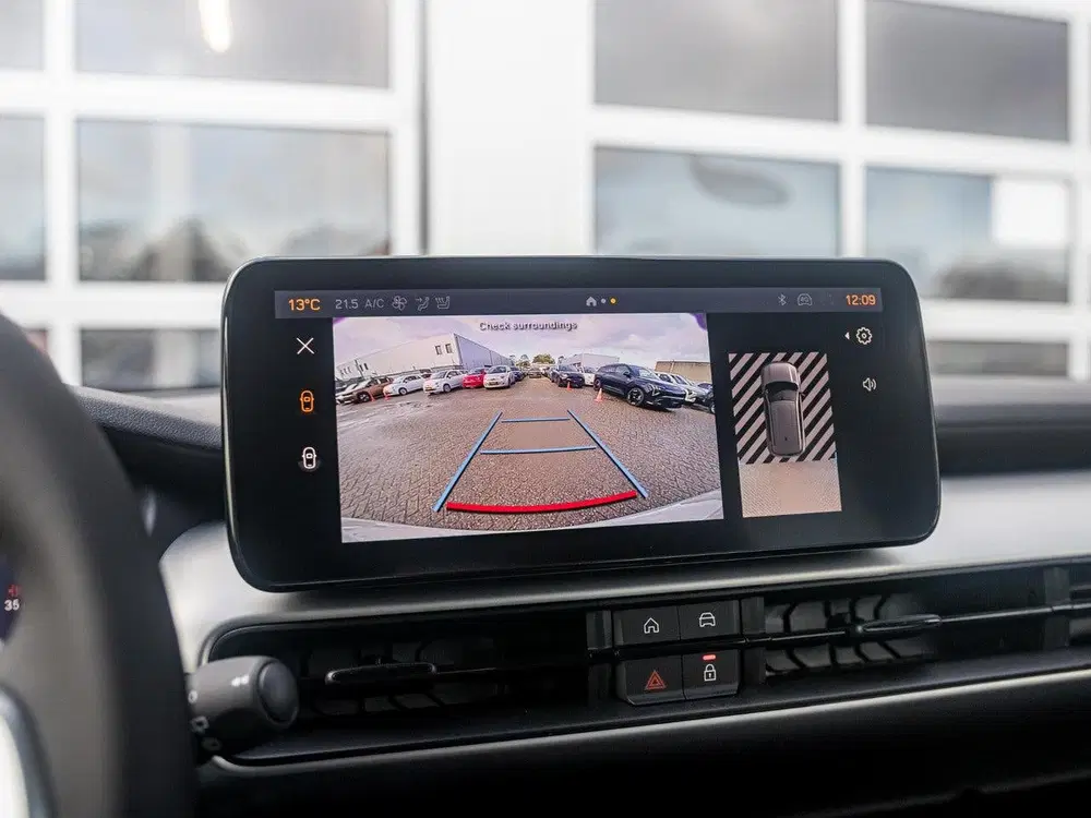 Jeep Avenger 1.2 e-Hybrid Summit uit 2025, foto 14
