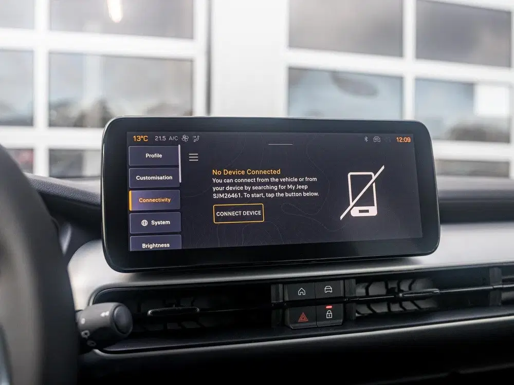 Jeep Avenger 1.2 e-Hybrid Summit uit 2025, foto 17