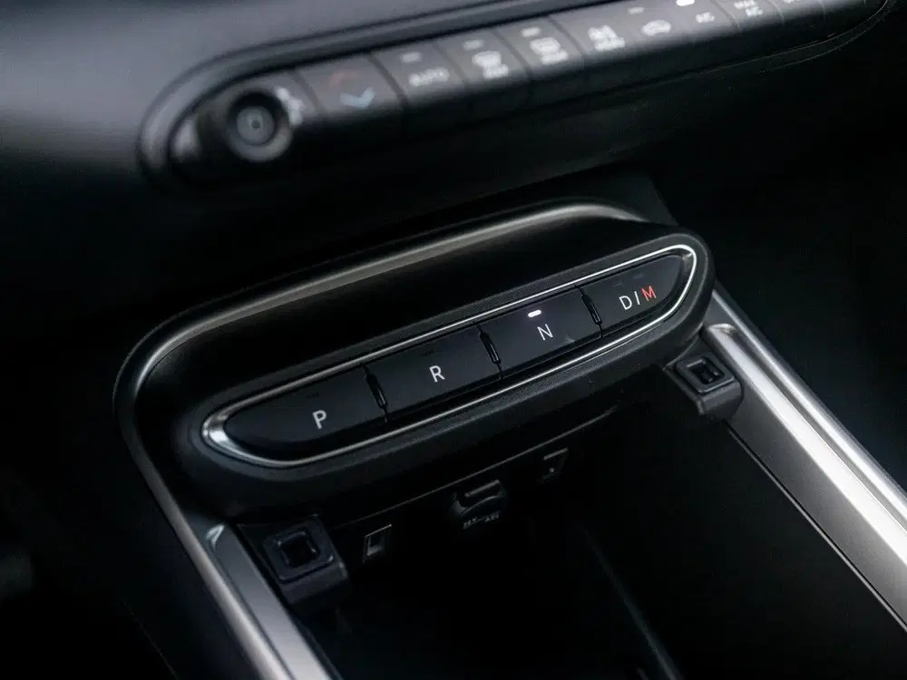Jeep Avenger 1.2 e-Hybrid Summit uit 2025, foto 19