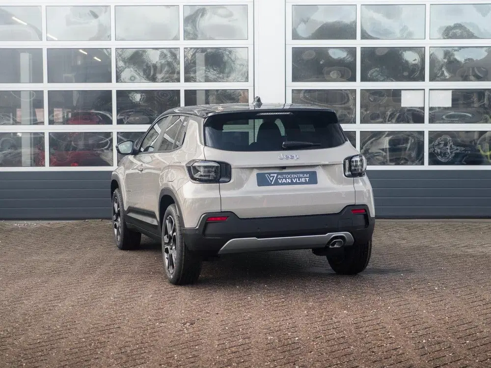 Jeep Avenger 1.2 e-Hybrid Summit uit 2025, foto 7