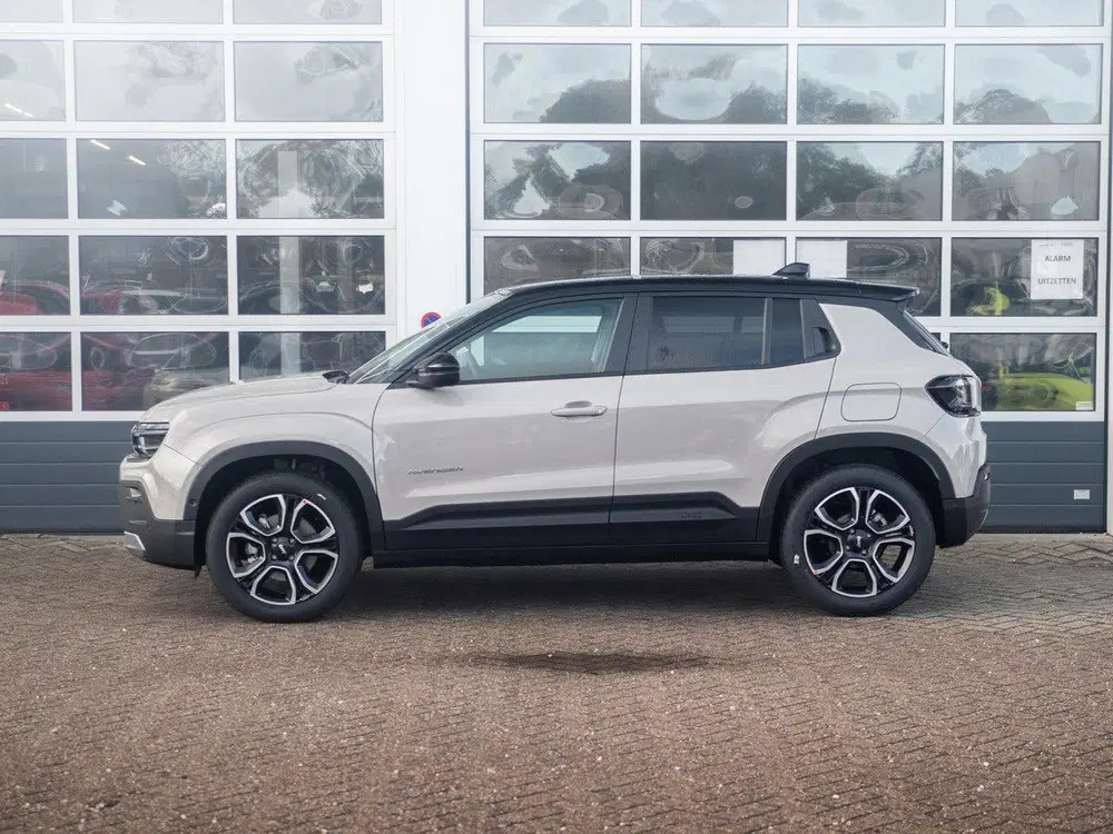 Jeep Avenger 1.2 e-Hybrid Summit uit 2025, foto 8