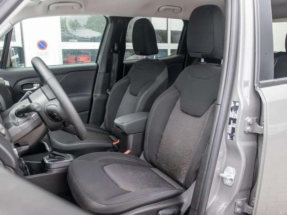 Jeep Renegade 4xe 240 Plug-in Hybrid Electric New Upland uit 2023, foto 10