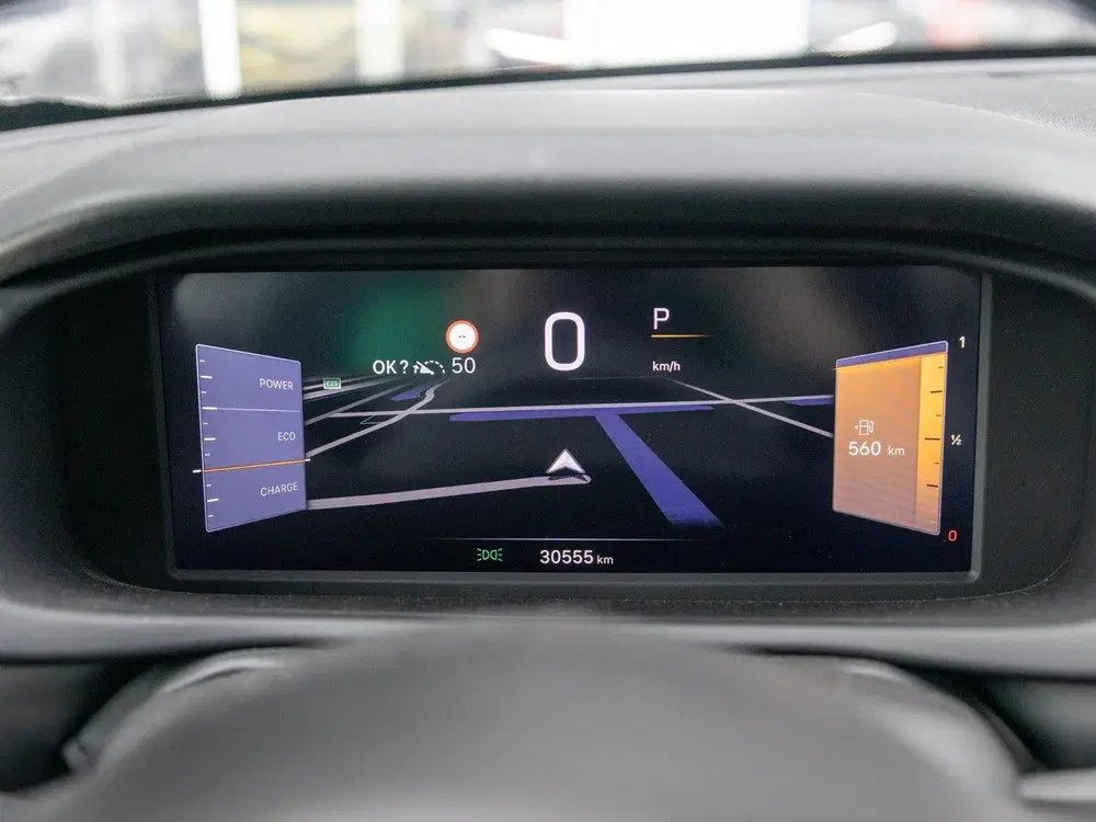 Jeep Avenger 1.2 e-Hybrid Summit uit 2025, foto 12