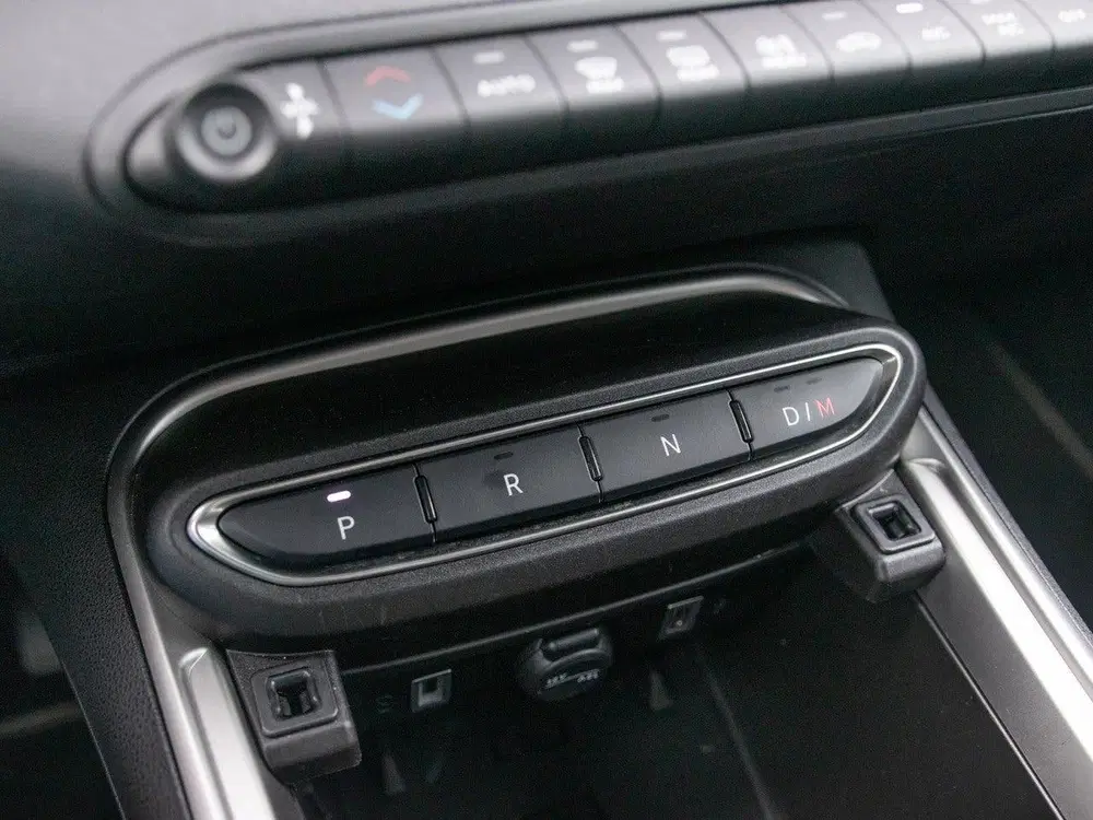 Jeep Avenger 1.2 e-Hybrid Summit uit 2025, foto 18