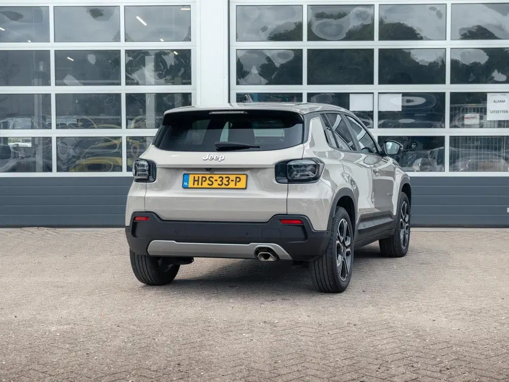 Jeep Avenger 1.2 e-Hybrid Summit uit 2025, foto 5