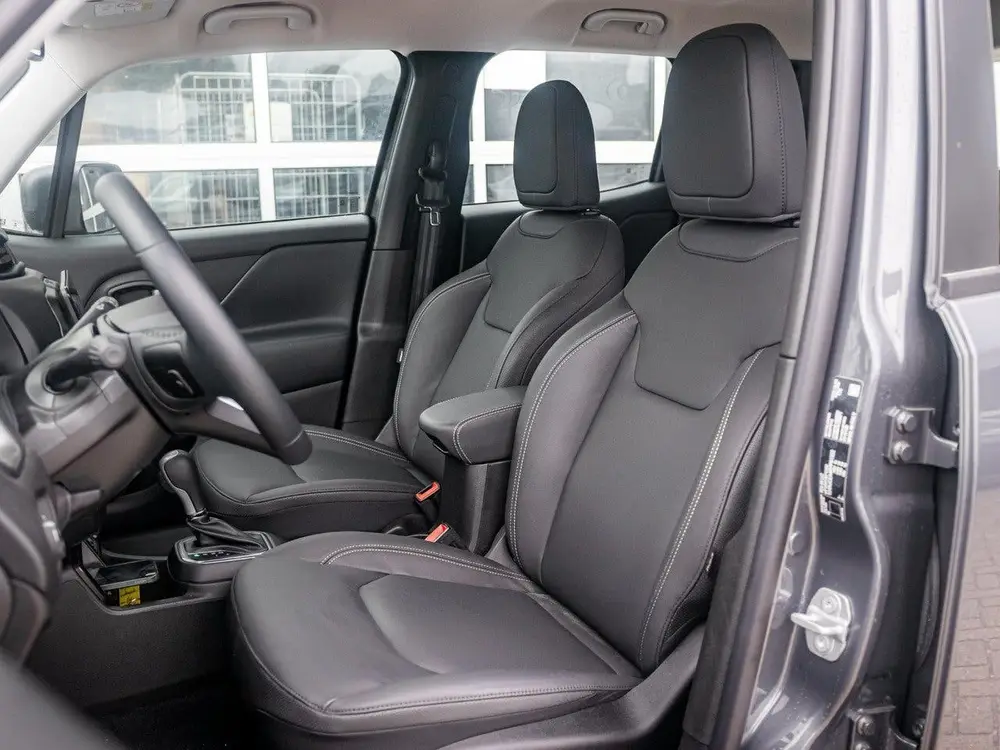 Jeep Renegade 1.5T e-Hybrid Summit uit 2025, foto 10