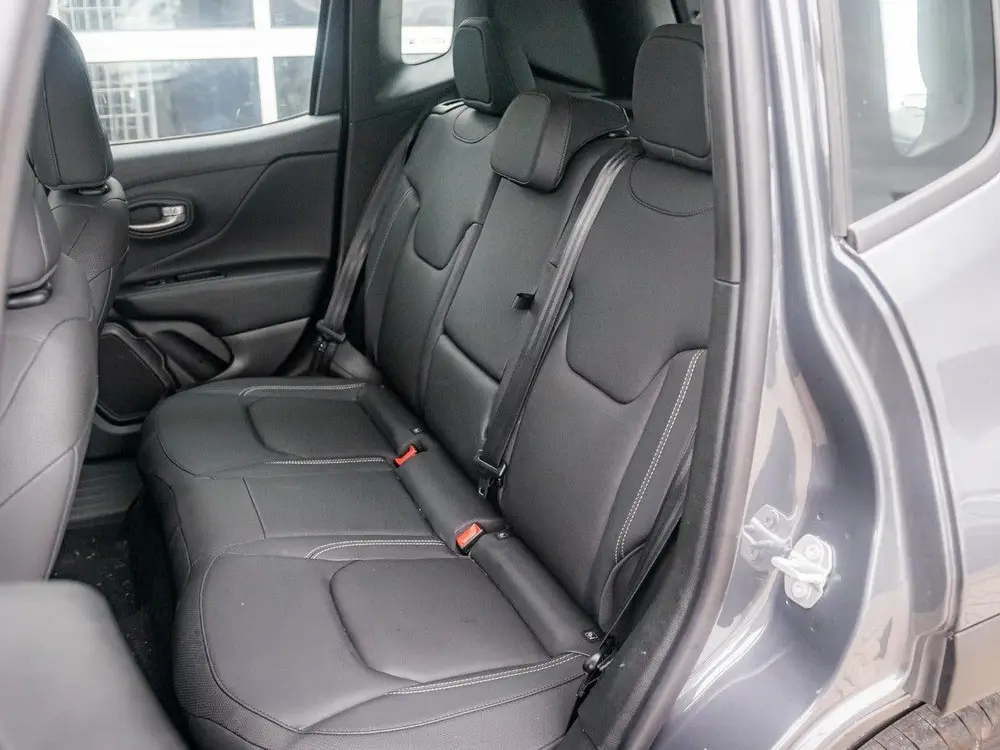 Jeep Renegade 1.5T e-Hybrid Summit uit 2025, foto 12