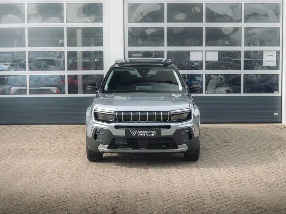 Jeep Avenger 1.2 e-Hybrid Summit uit 2025, foto 2