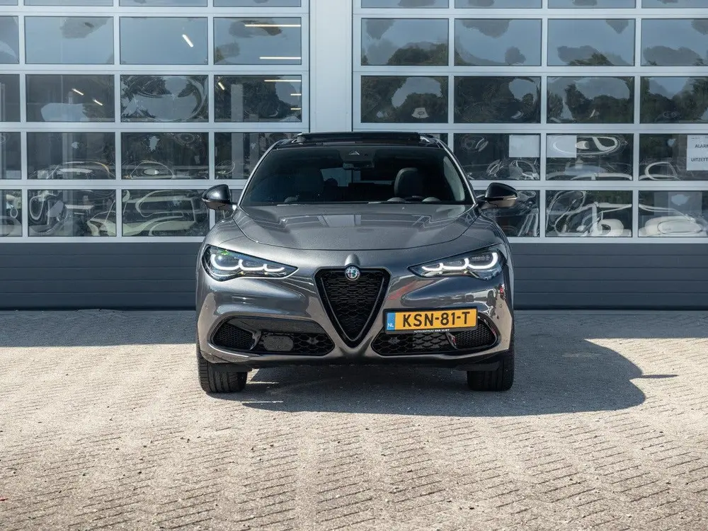 Alfa Romeo Stelvio 2.0 Turbo 280pk AWD Veloce uit 2024, foto 2