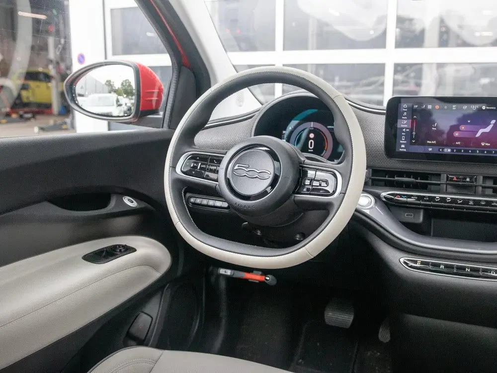 Fiat 500e 3+1 La Prima 42 kWh uit 2024, foto 15