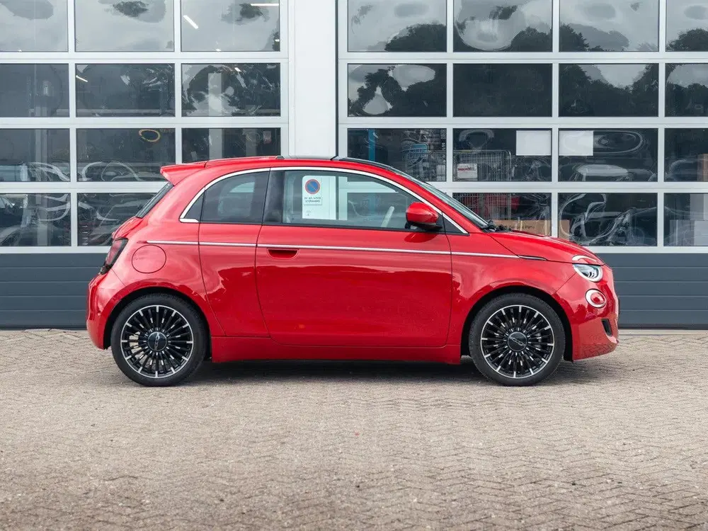 Fiat 500e 3+1 La Prima 42 kWh uit 2024, foto 4