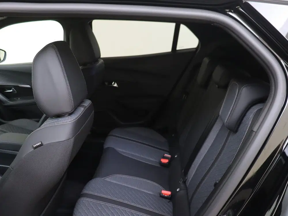 Peugeot 2008 1.2 Hybrid 145 Allure I AUTOMAAT I NAVIGAT uit 2025, foto 12