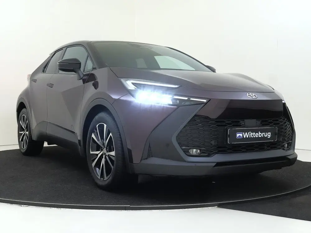 Toyota C-Hr 1.8 Hybrid 140 First Edition Navigatie uit 2024, foto 3