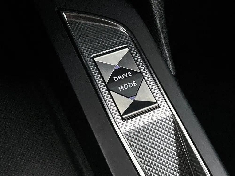DS Automobiles DS 3 DS DS 3 100pk Performance Line uit 2024, foto 8