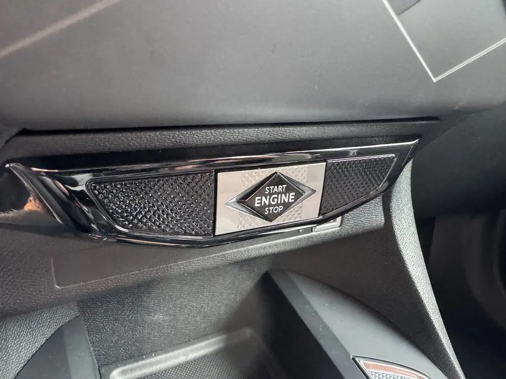 DS Automobiles DS 3 DS DS 3 Hybrid 136pk Performance Line Auto uit 2024, foto 18